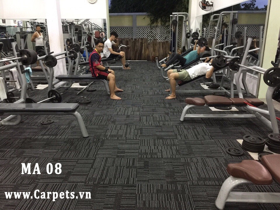 Thi công Sàn thể thao đa năng vân gỗ màu sáng và thảm phòng gym tại huyện Củ Chi